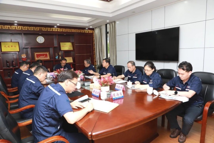 锚定“双过半”，奋战二季度！李斌到销售中心调研